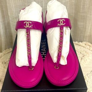 Chanel Patent Calfskin Dark Pink Thong CC Sandals Size 10